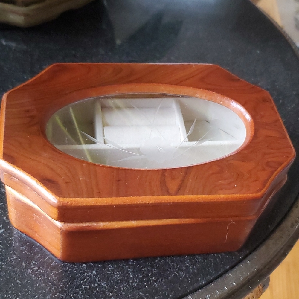 Small wood jewelry box